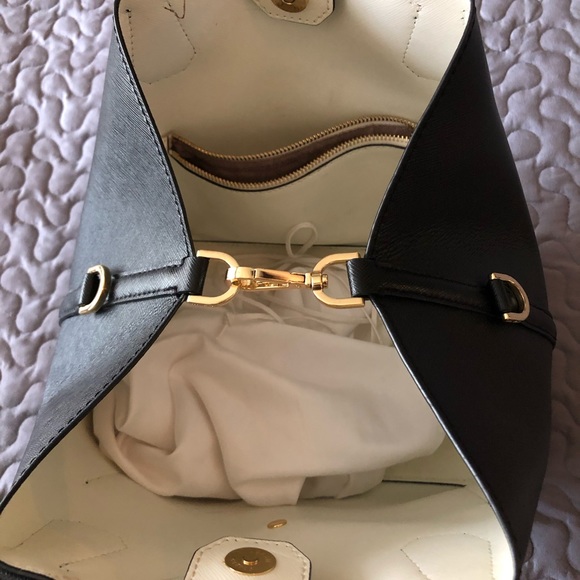 Michael Kors Purse - Picture 7 of 8